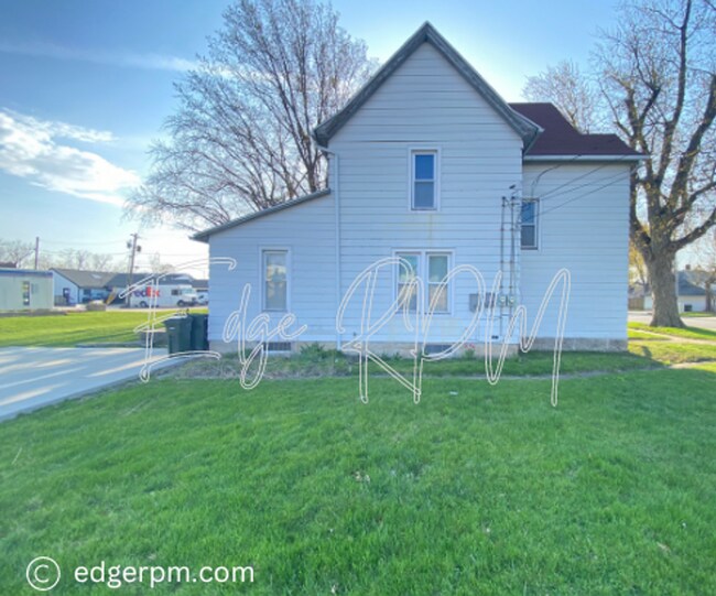 Primary Photo - 523 1/2 W. 2nd St