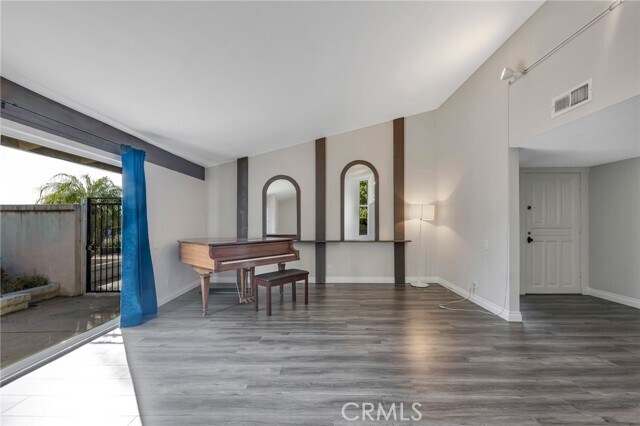 Building Photo - 4352 Park Corona