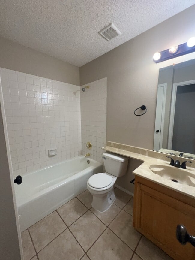 Building Photo - Ready to go in Duncanville 3-2-2 home