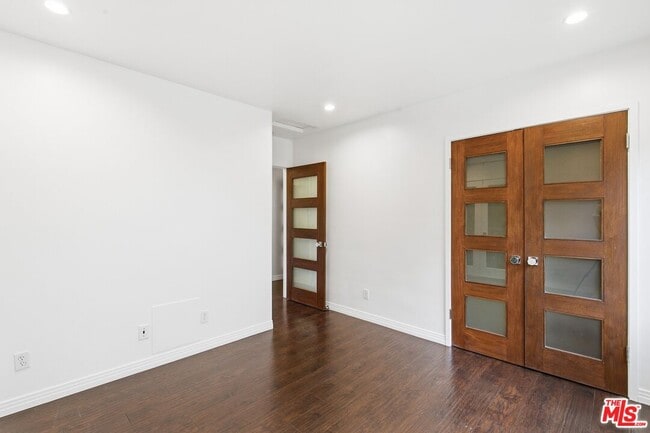 Building Photo - 3476 Troy Dr