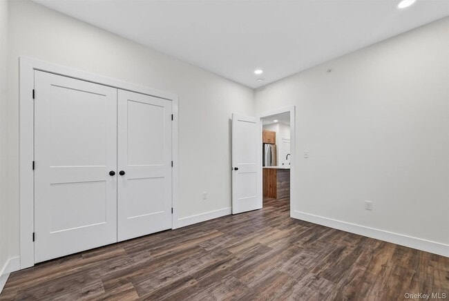 Building Photo - 19 Welling Pl