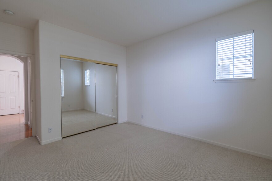 Building Photo - 1260 Ustilago Dr
