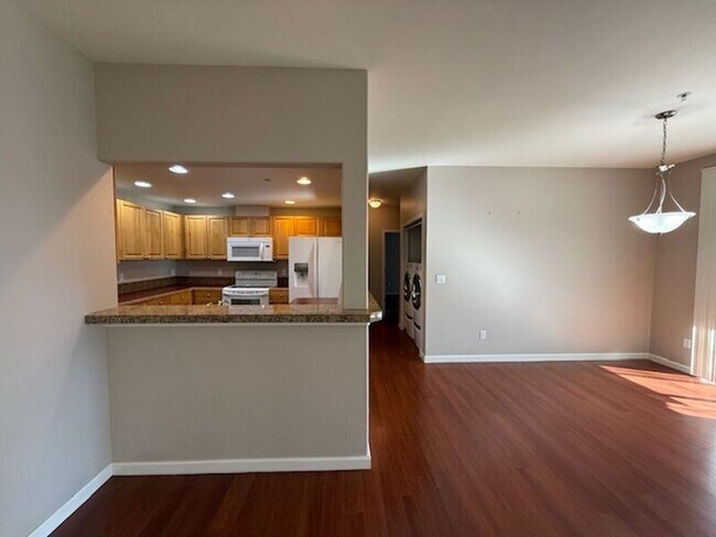 Building Photo - 910 Medical Center Dr