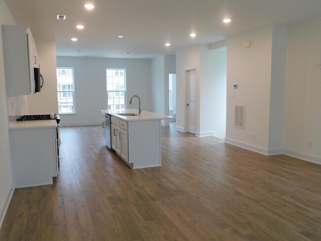 Building Photo - 7037 Leire Ln