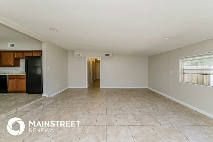 Building Photo - 1349 Parkwood St