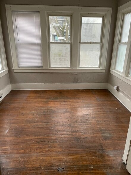 Building Photo - 183 Delamaine Dr