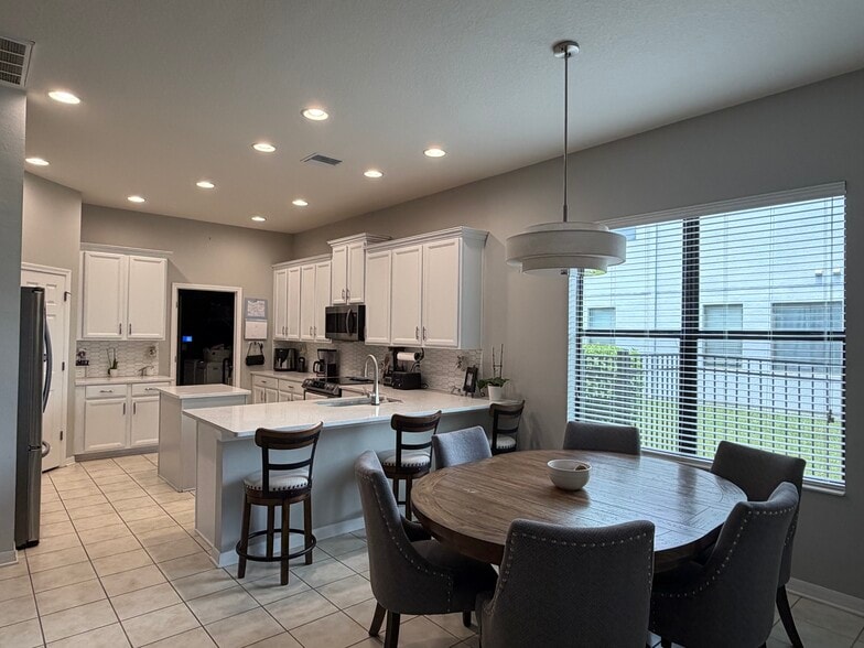 Building Photo - 19407 Sweet Grass Way
