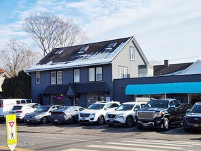 Building Photo - 77 Valley Rd