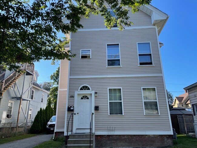 Primary Photo - 191 Walnut St