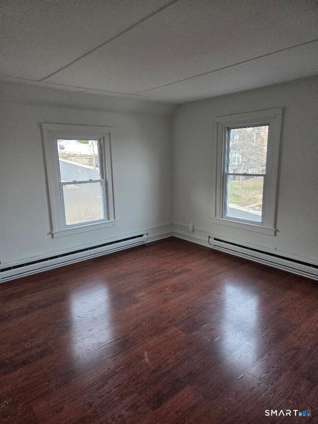 Building Photo - 72 Walnut St