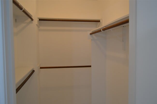 Building Photo - 845 Augusta Dr