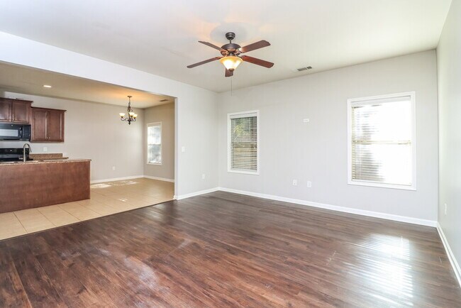 Building Photo - 522 Broughton Dr