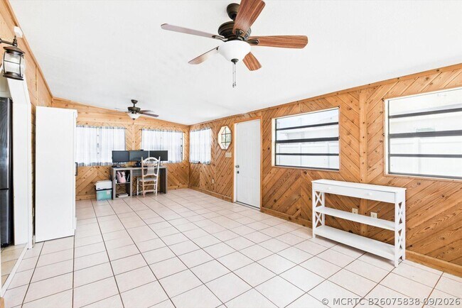 Building Photo - 1430 SE Ocean Ln