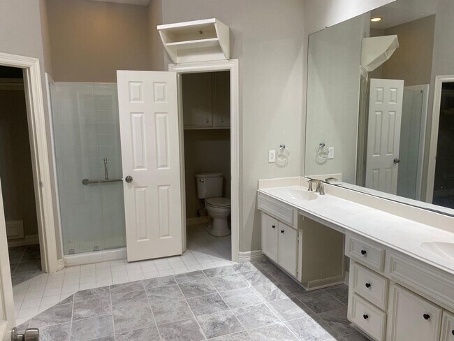 Building Photo - 2907 Stonewall Ct