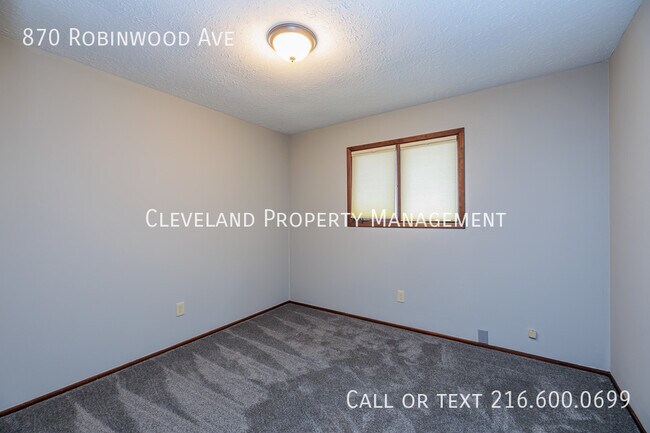 Building Photo - 870 Robinwood Ave