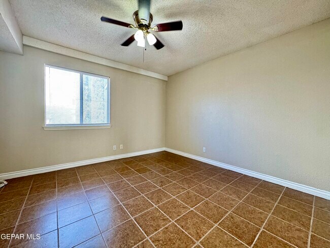 Building Photo - 12270 Tierra Bella Dr