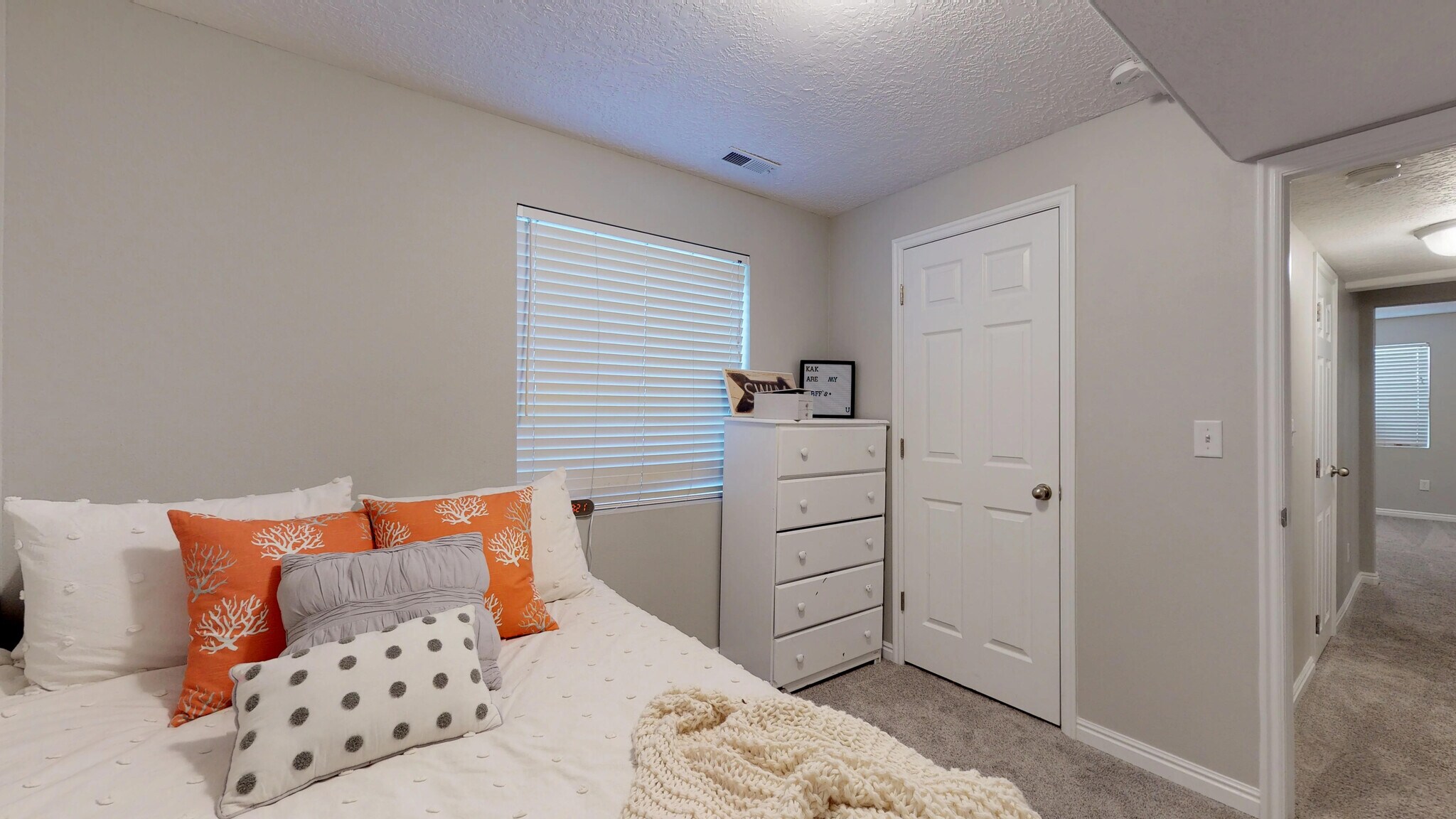 Building Photo - 4058 Valderrama