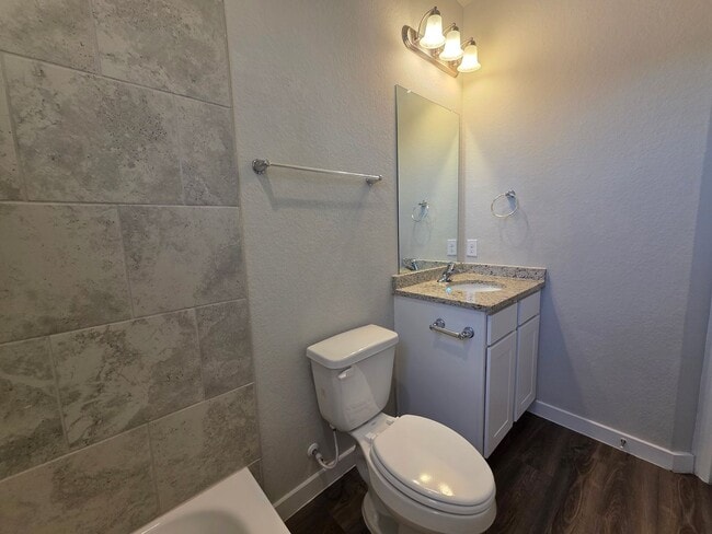 Building Photo - Townhome for Rent