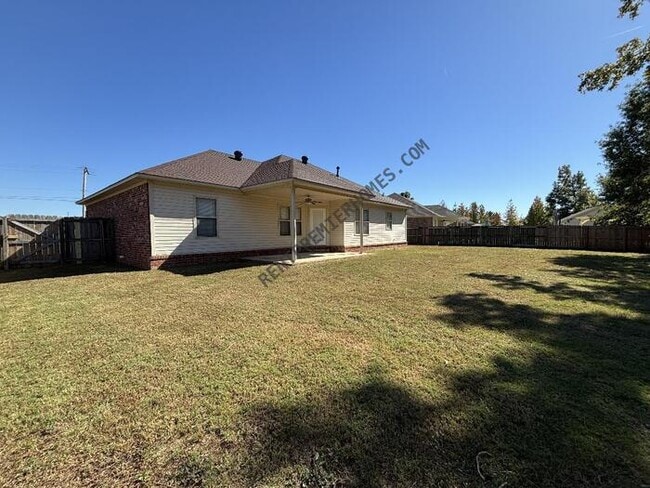 Building Photo - 2805 Southfork Dr