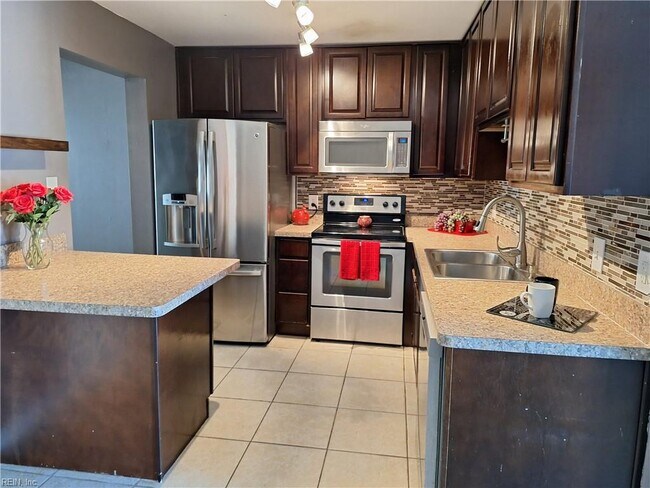 Building Photo - 1312 Sierra Dr