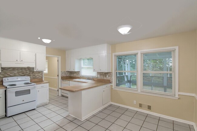 Building Photo - Don’t Miss Out! Look, Lease, and Live Spec...