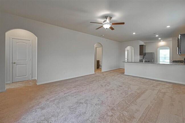 Building Photo - 553 Amberwood Pk Dr