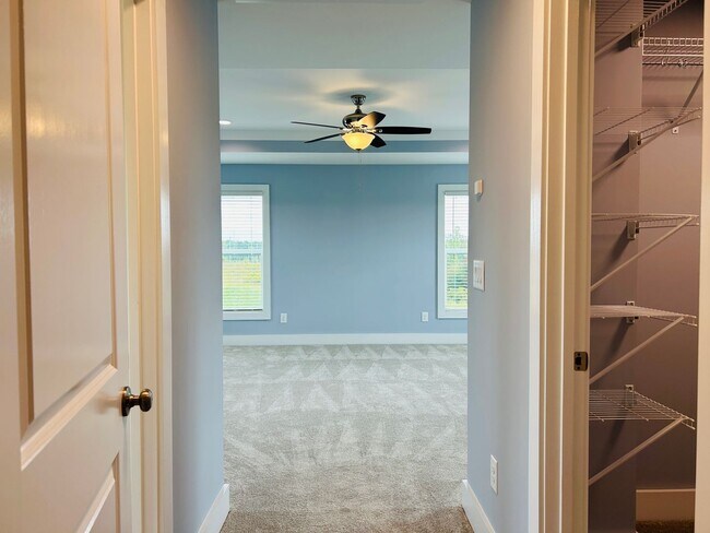 Building Photo - Stunning 4 bedroom 2.5 bath near Downtown Newnan! Must see!