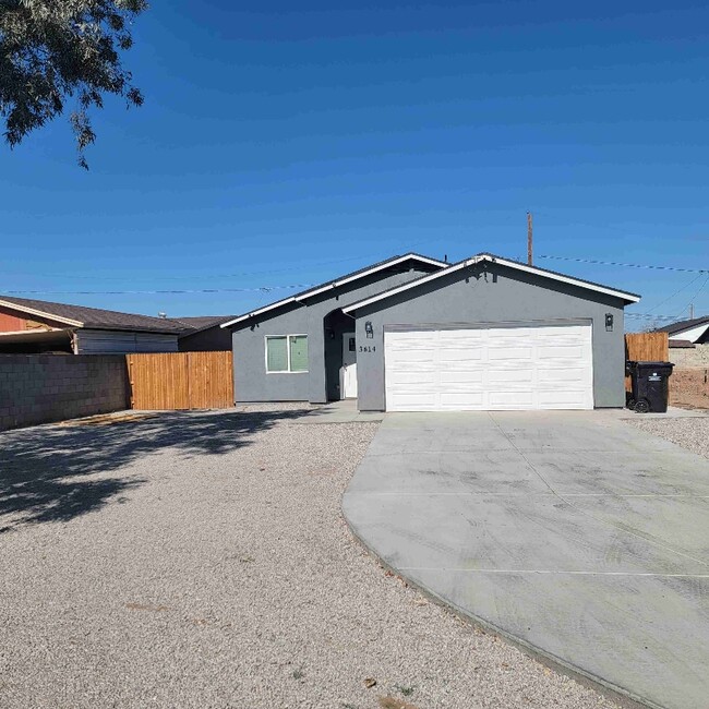 Primary Photo - 3614 W Taylor St