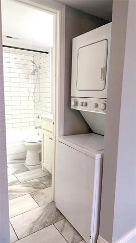 Building Photo - 2300 Balsam Dr