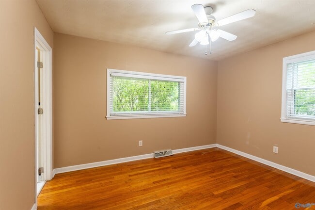 Building Photo - 612 Marion Dr