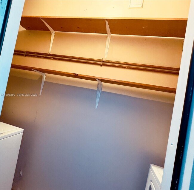 Building Photo - 11611 NW 57th Ct