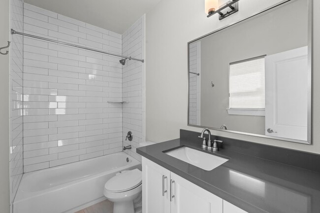 Building Photo - 954 Fisher St