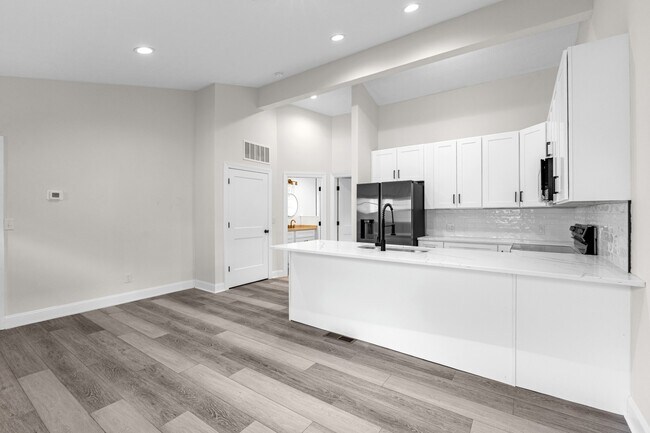 Pantry - 564 W 2nd Ave