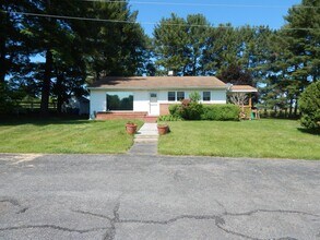 Building Photo - 300 Monticello Ln