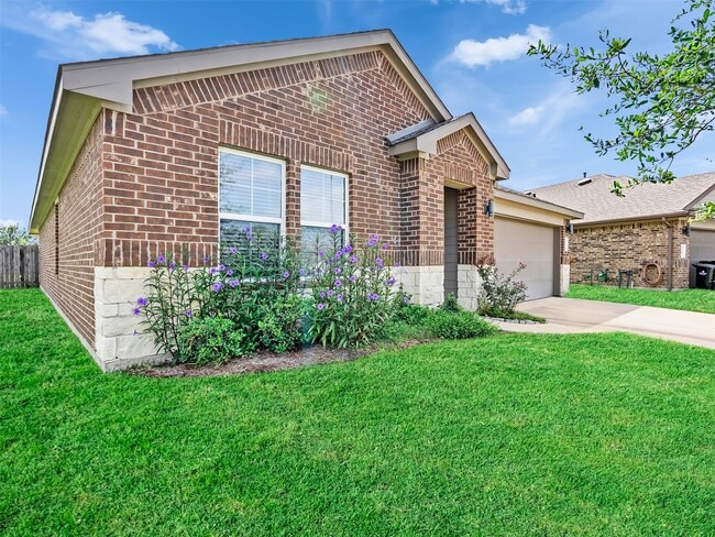 Building Photo - 8003 Black Forest Ln