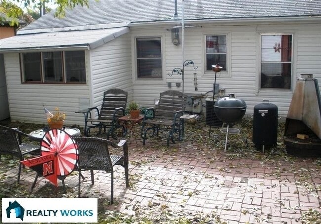 Building Photo - Cute 2 Bedroom 1 Bath House!