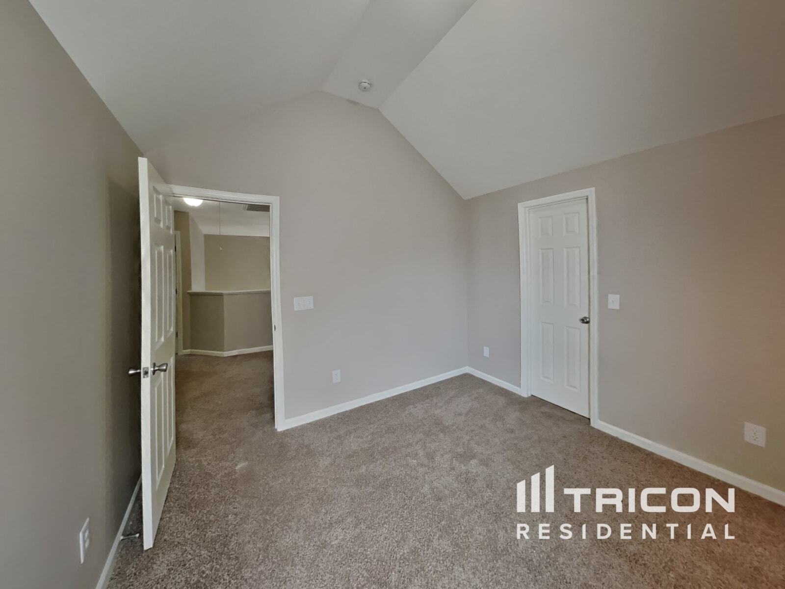 Building Photo - 2531 Cres Forest Dr