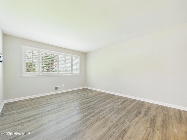 Building Photo - 6515 Pleasant Pines Dr
