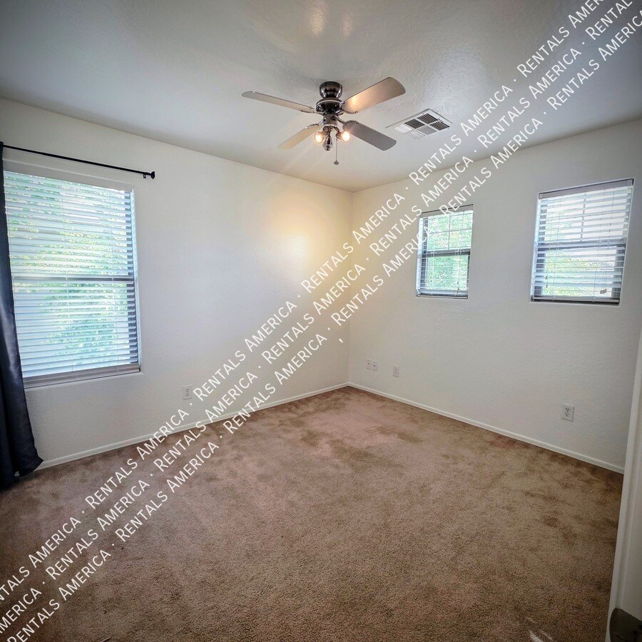Building Photo - 2715 S Cupertino Dr