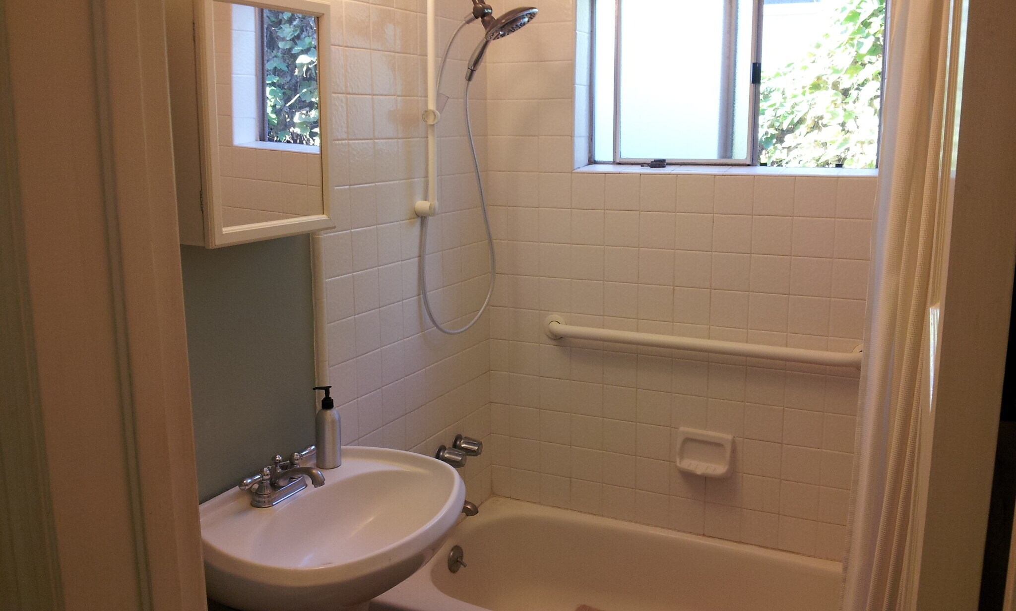 Building Photo - 1517 Orange Ave