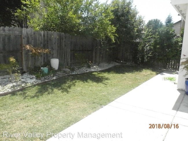 Building Photo - 4 br, 2.5 bath House - 1823 Spaletta Way