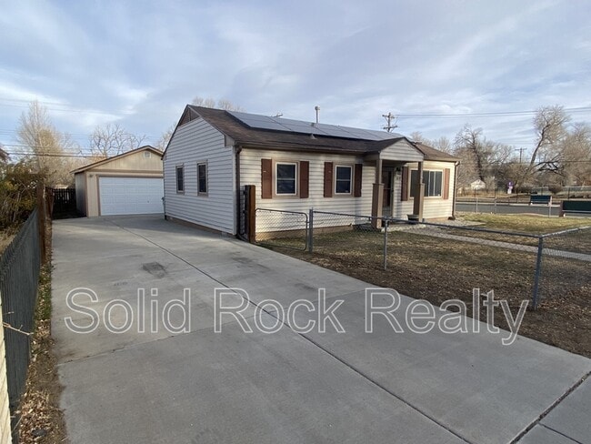 Building Photo - 1917 Ouray Ave