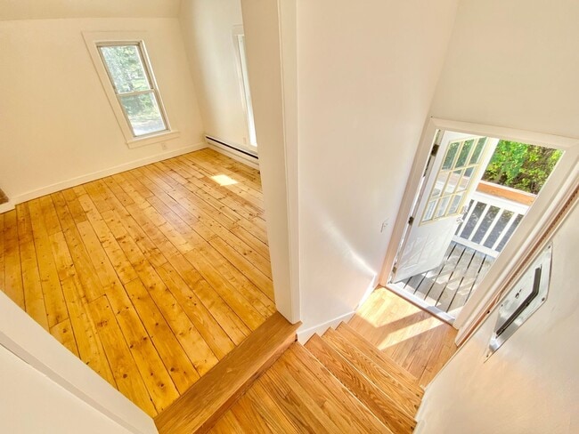 Building Photo - 1 Bedroom Apartment in South Burlington VT...