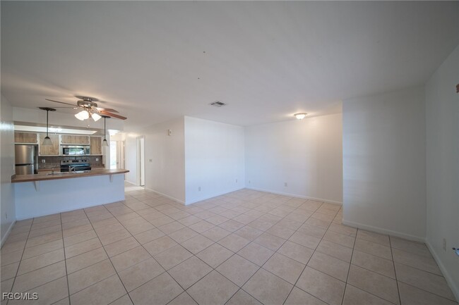 Building Photo - 2825 SW Santa Barbara Pl