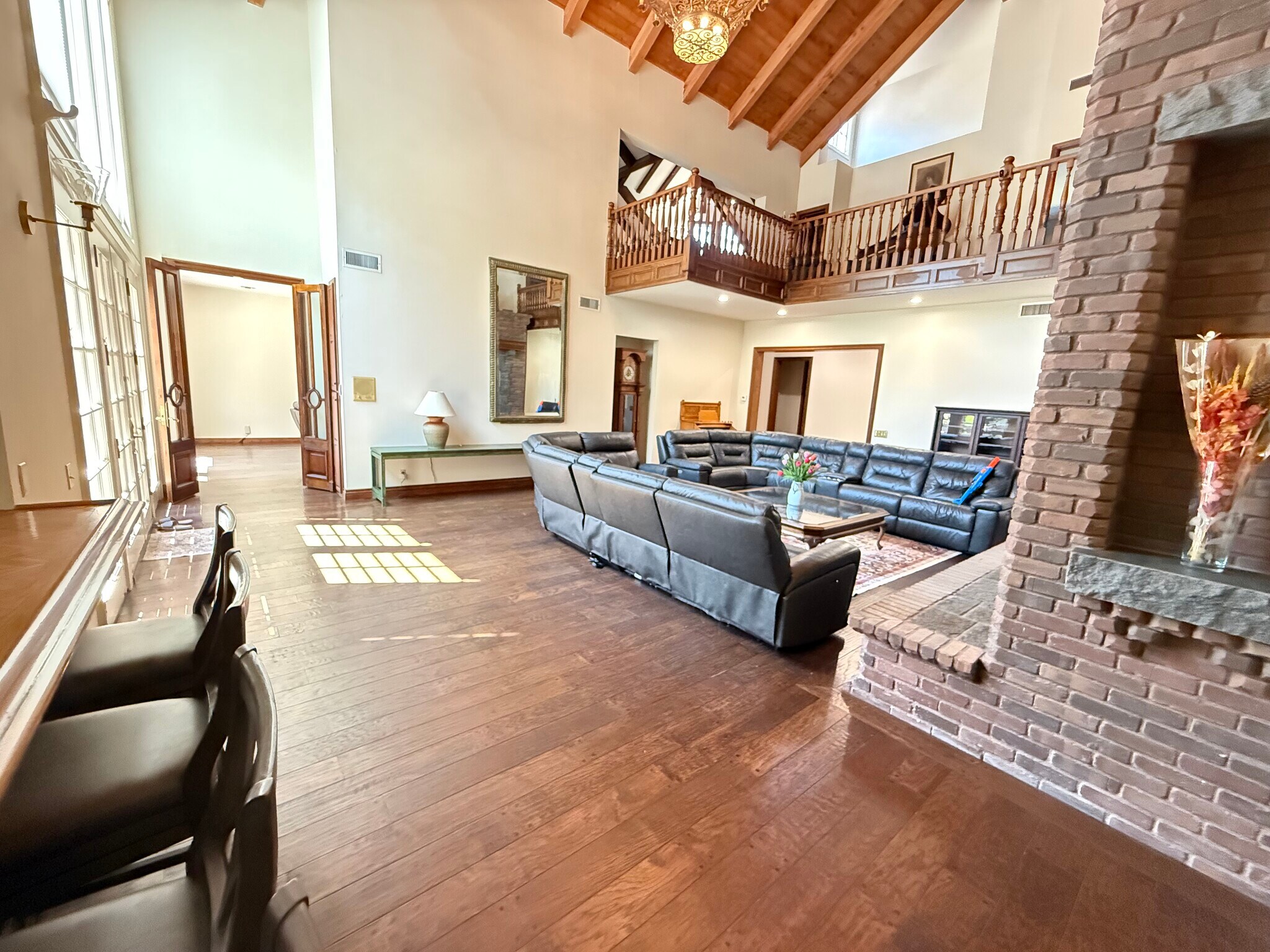 Building Photo - 533 E Sierra Madre Ave