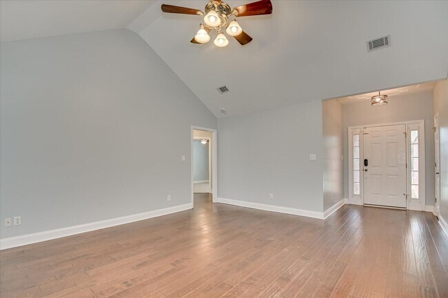 Building Photo - 1094 Maple Ridge Ct