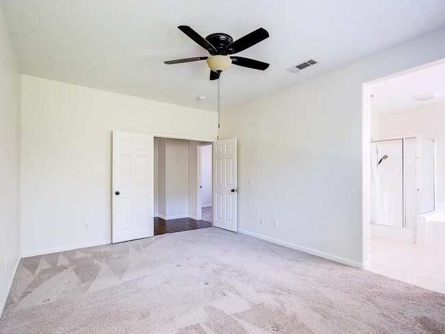 Building Photo - 924 Glendora Dr