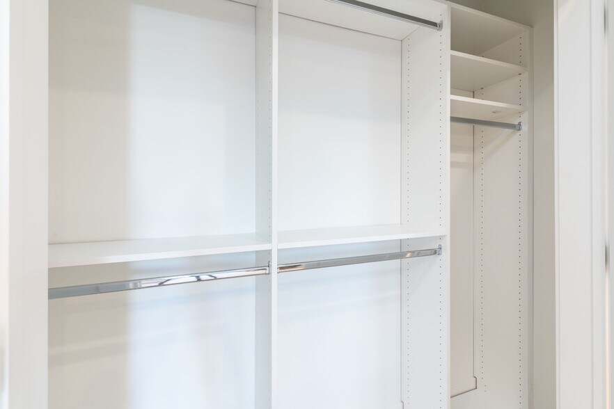 Building Photo - 629 W Girard Ave