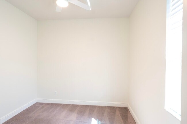Building Photo - 10885 SW Robbia Way