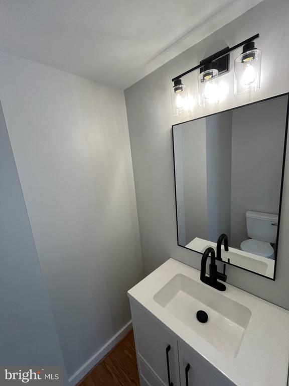 Building Photo - 327 Whittier St NW